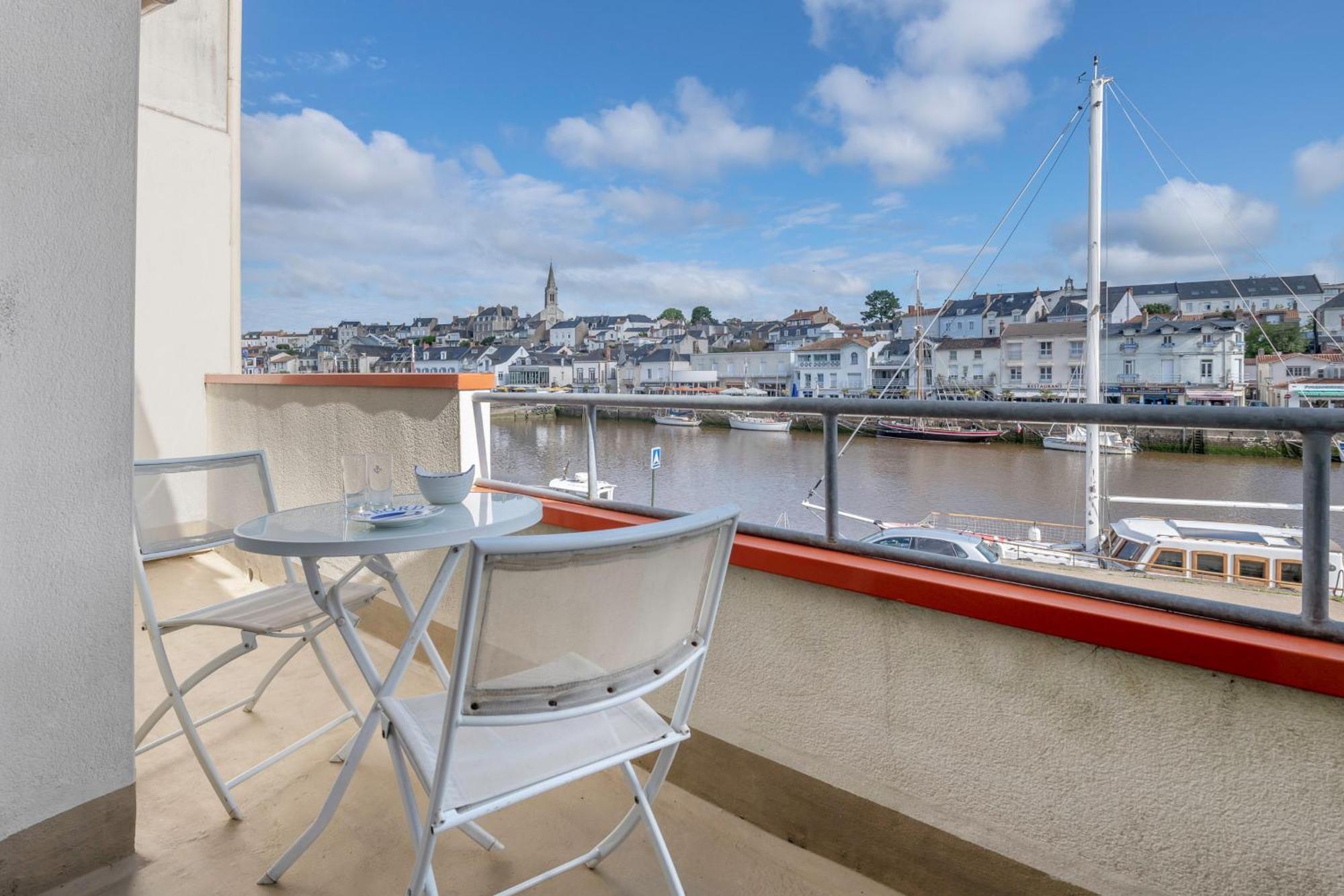 Sur Le Quai De Pornic, Appartement Pour 4 Exterior photo